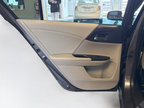 Used 2016 Honda Accord EX image 25