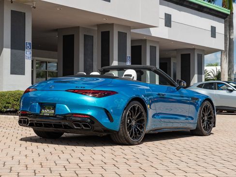 Used 2024 Mercedes-Benz SL 63 AMG 4MATIC image 21