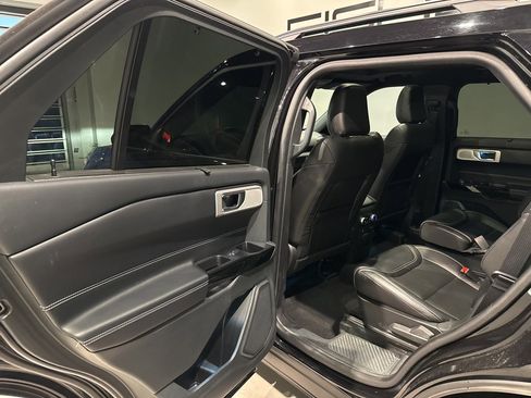 Used 2022 Ford Explorer ST w/ ST Street Pack image 31