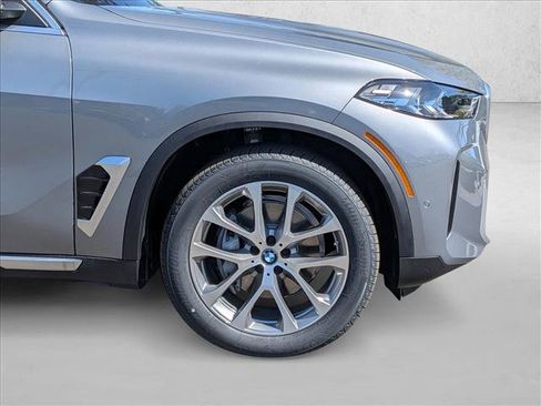 New 2026 BMW X5 xDrive40i AWD/4WD image 10