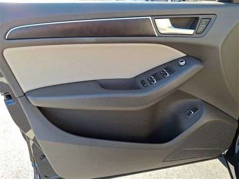 Used 2017 Audi Q5 2.0T Premium image 12