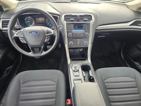 Used 2018 Ford Fusion SE FWD image 15