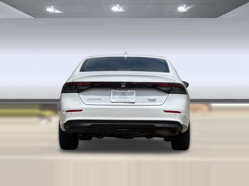 Used 2025 Honda Accord Touring image 9