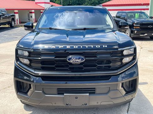 Used 2025 Ford Expedition Active AWD/4WD image 7