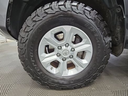 Used 2014 Toyota 4Runner SR5 image 41