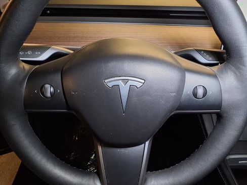 Used 2021 Tesla Model Y Long Range image 7