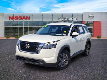 Used 2024 Nissan Pathfinder SV