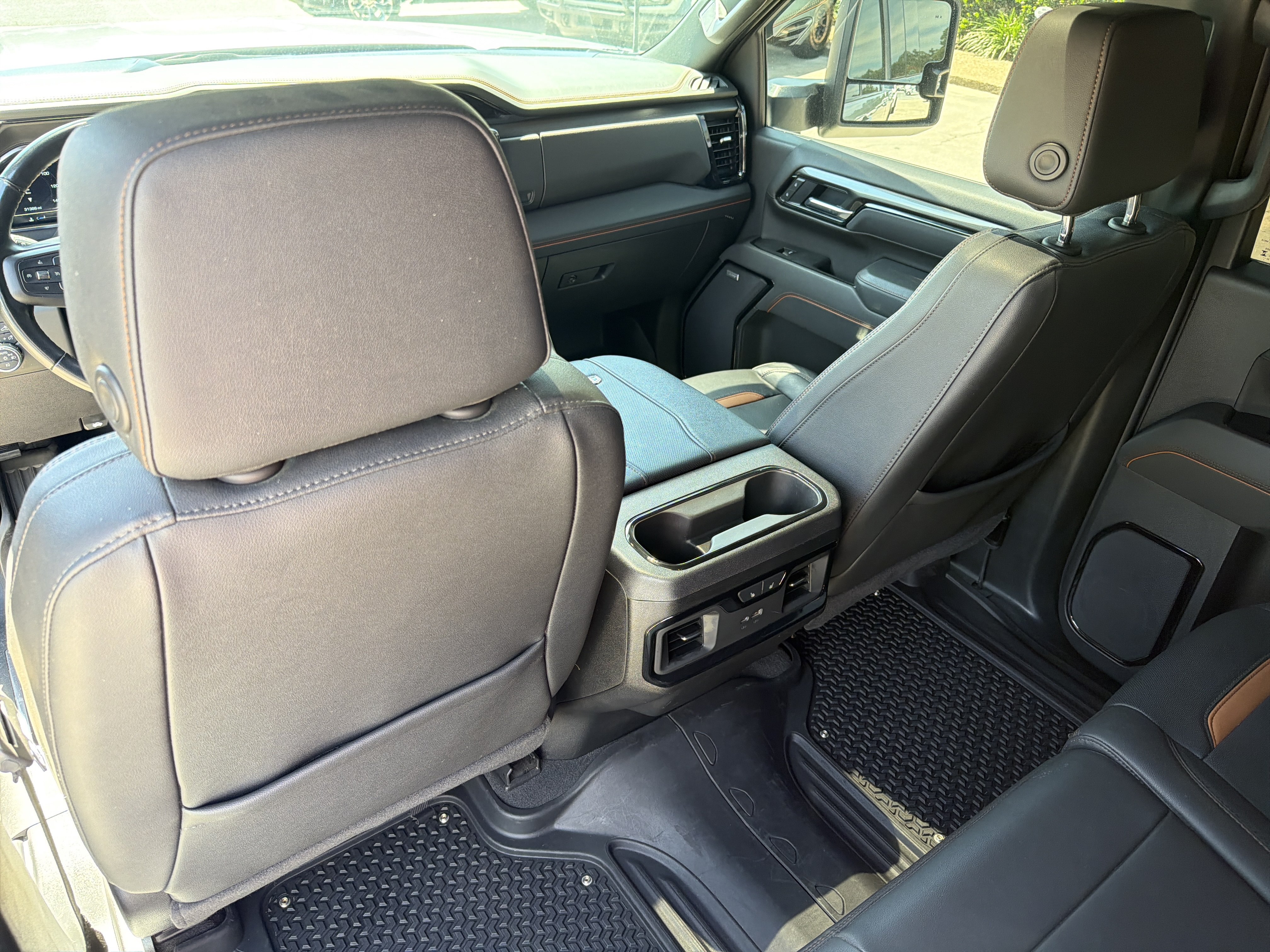 Used 2025 GMC Sierra 2500 AT4 w/ AT4 Premium Plus Package AWD/4WD image 29