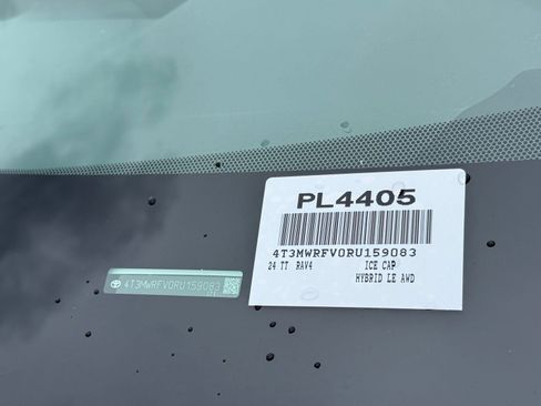 Used 2024 Toyota RAV4 LE AWD/4WD image 9