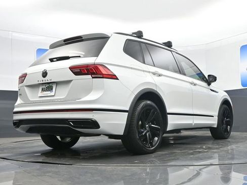 Used 2023 Volkswagen Tiguan SE R-Line FWD image 22