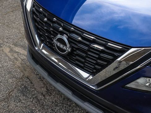 Used 2023 Nissan Rogue SV image 8