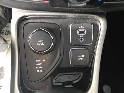 Used 2020 Jeep Compass Latitude AWD/4WD image 17