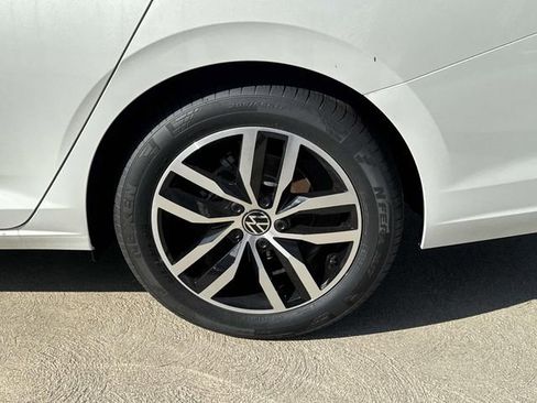 New 2026 Volkswagen Jetta SE FWD image 7