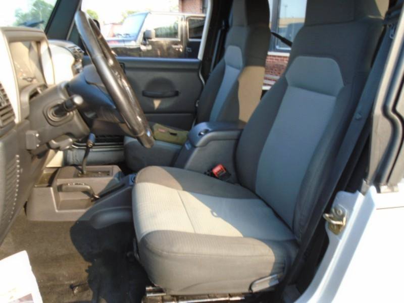 Used 2005 Jeep Wrangler Unlimited AWD/4WD image 11