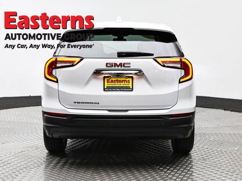 Used 2024 GMC Terrain SLE image 6