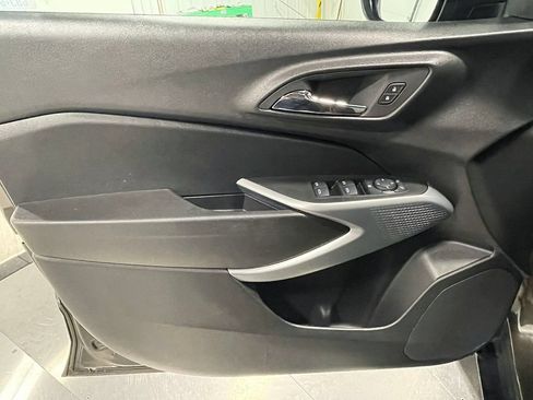 Used 2024 Chevrolet Trax LS w/ LS Convenience Package FWD image 18