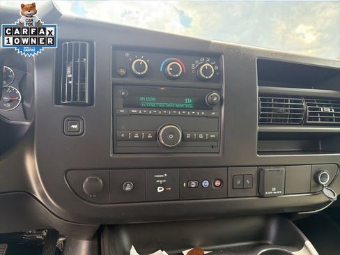 Used 2025 Chevrolet Express 3500 LT w/ LT Preferred Equipment Group RWD image 12