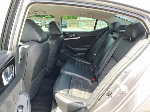 Used 2016 Nissan Maxima SR FWD image 11
