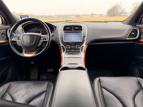 Used 2019 Lincoln Nautilus Reserve image 15