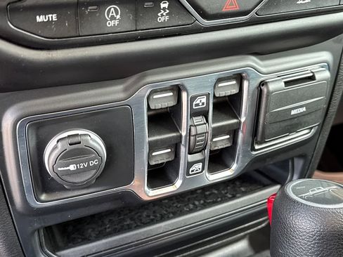 Used 2020 Jeep Gladiator Sport w/ Quick Order Package 24S image 31