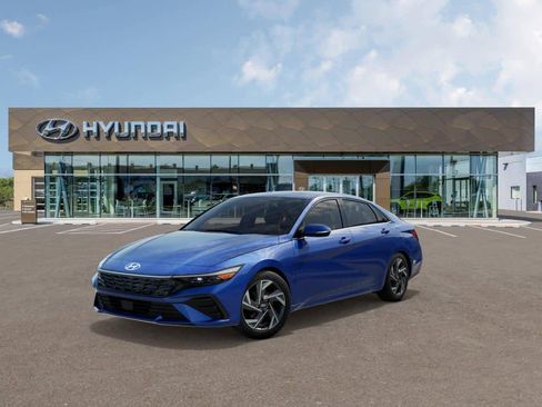Certified 2025 Hyundai Elantra Limited FWD image 1