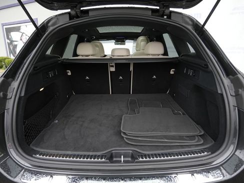 Used 2023 Mercedes-Benz GLC 300 4MATIC w/ Exclusive Trim Package image 15