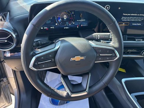 Used 2025 Chevrolet Equinox LT AWD/4WD image 25
