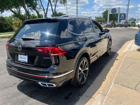 Used 2022 Volkswagen Tiguan SEL R-Line AWD/4WD image 6