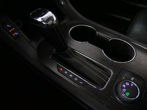 Used 2018 GMC Acadia SLT image 25