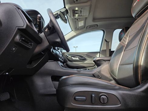 Used 2022 GMC Terrain AT4 w/ Infotainment Package II image 11