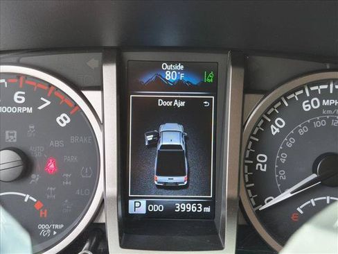Certified 2023 Toyota Tacoma SR5 AWD/4WD image 10