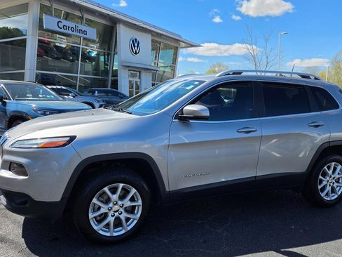 Used 2017 Jeep Cherokee Latitude w/ Safety/Convenience Group image 1