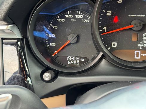 Used 2021 Porsche Macan image 27