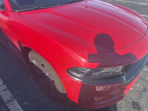 Used 2015 Dodge Charger SXT image 2