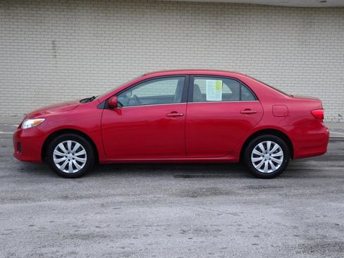 Used 2013 Toyota Corolla LE image 4