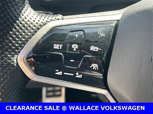 Certified 2023 Volkswagen Tiguan SE R-Line image 25