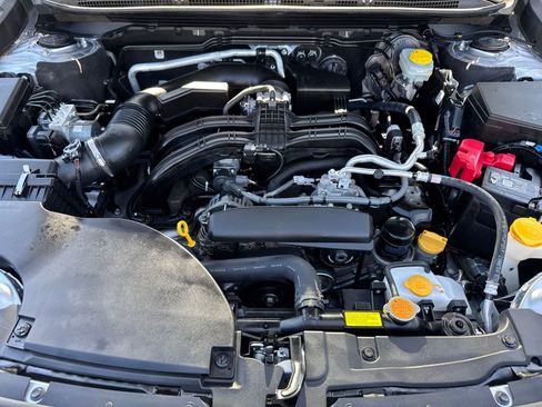 Used 2025 Subaru Outback Premium image 6