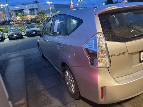 Used 2014 Toyota Prius V Two image 15