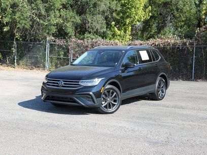 Used 2024 Volkswagen Tiguan SE