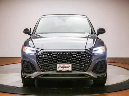 Used 2022 Audi Q5 2.0T Premium Plus w/ Premium Plus Package AWD/4WD image 3