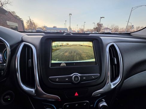 Used 2019 Chevrolet Equinox LT image 11