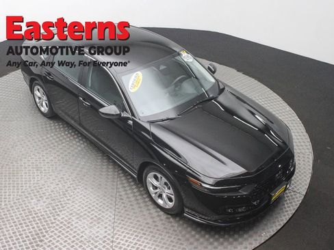 Used 2025 Honda Accord LX image 3