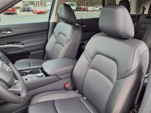 New 2026 Nissan Pathfinder SL image 13
