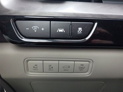 Used 2024 Kia Carnival SX image 35