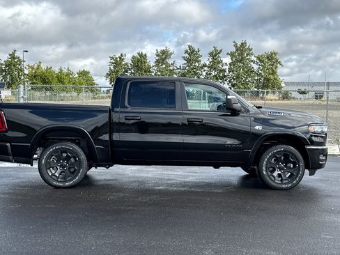 New 2026 RAM 1500 4x4 Crew Cab image 2