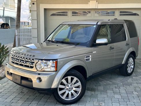 Used 2013 Land Rover LR4 HSE image 4
