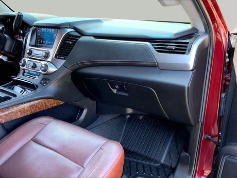 Used 2020 Chevrolet Tahoe Premier w/ Premier Plus Edition AWD/4WD image 19