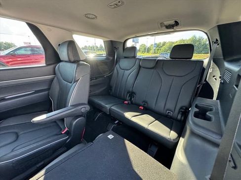 Used 2025 Hyundai Palisade SEL FWD image 13
