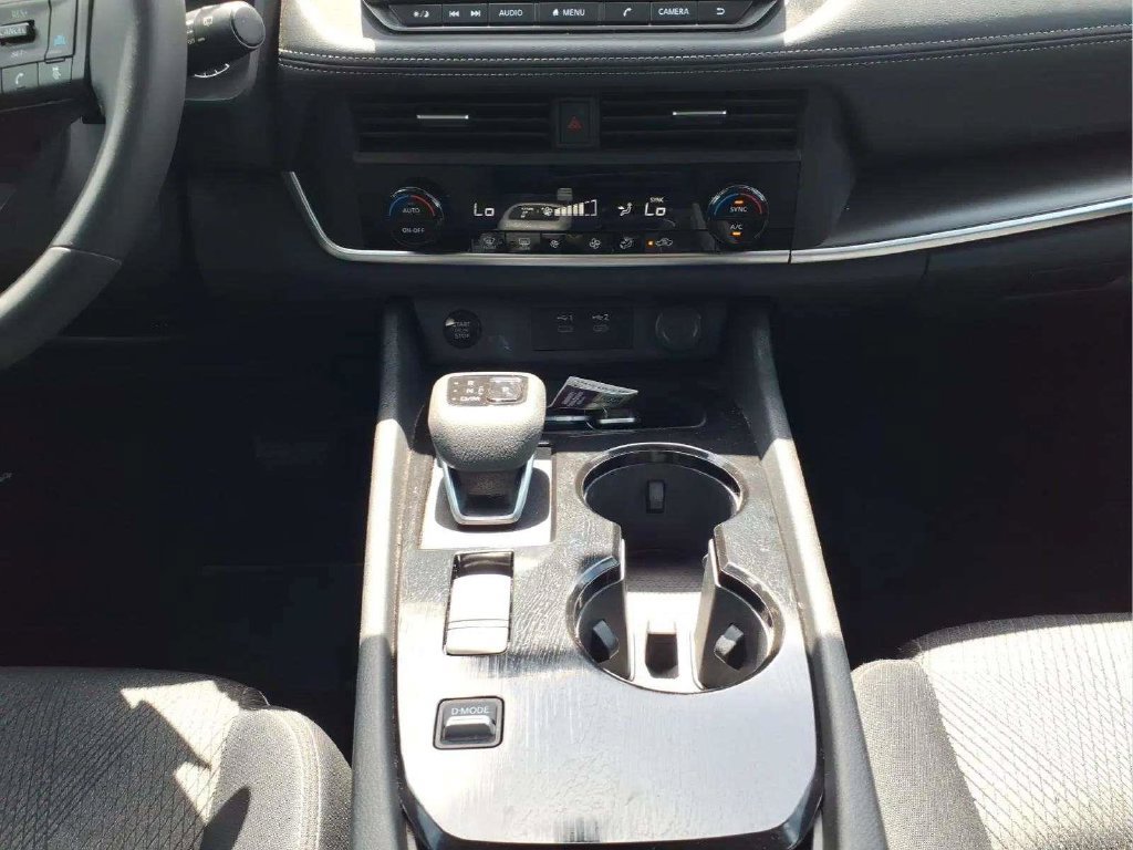 Used 2026 Nissan Rogue SV FWD image 11