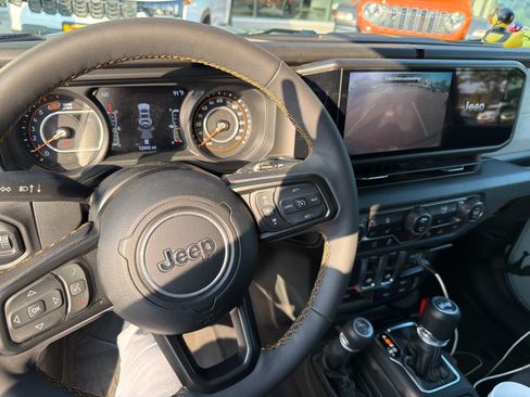 Used 2024 Jeep Wrangler Sport AWD/4WD image 8